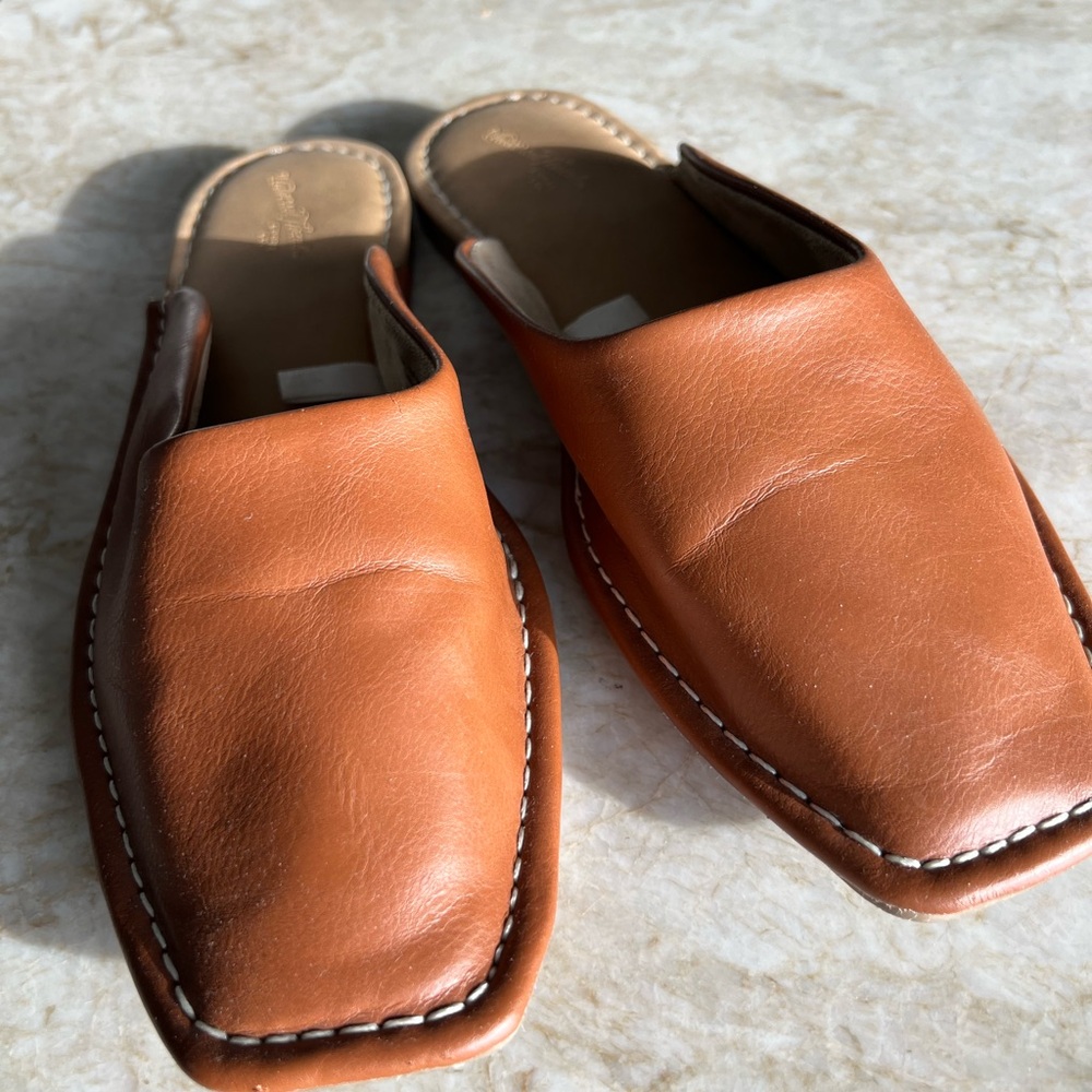 Universal Thread Tan Faux Leather Slides